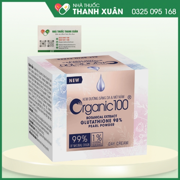 KEM DƯỠNG DA ORGANIC HỘP TRẮNG VỚI DÒNG CHỮ NỔI BẬT TRÊN NỀN XANH LÁ CÂY